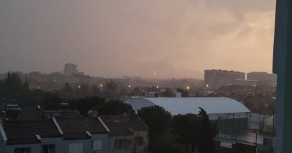 GÜNEŞ, YILDIRIMLAR VE SAĞANAK ARASINDA BATTI