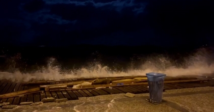 FIRTINA İSKELEYİ YIKTI