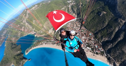 ACİL SAĞLIK HİZMETLERİ HAFTASINI GÖKYÜZÜNDE KUTLADILAR