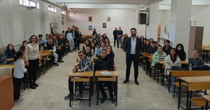 BAŞARILI DOKTOR GENÇLERE YOL GÖSTERDİ