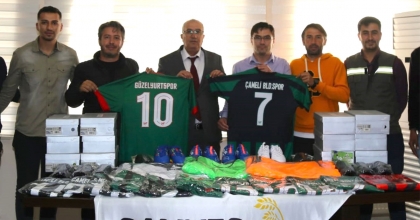 ÇAMELİ’DE SPOR KULÜPLERİNE MALZEME DESTEĞİ