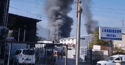 GERİ DÖNÜŞÜM TESİSİNDE YANGIN ÇIKTI