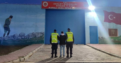 HIRSIZLIK SUÇUNDAN ARANAN 3 ŞAHSI JANDARMA YAKALADI  