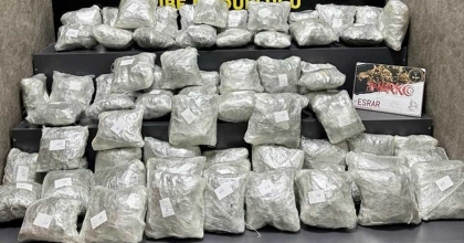 İZMİR’DE BİR KARGO FİRMASINDA YAKLAŞIK 40 KG ESRAR ELE GEÇİRİLDİ