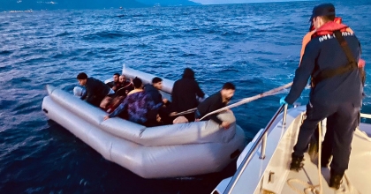 İZMİR'DE DÜZENSİZ GÖÇMENLERİN CAN PAZARI