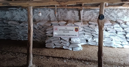 JANDARMA SAHTE BARKOTLU 27 TON GÜBRE ELE GEÇİRDİ