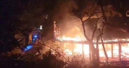 MARMARİS'TE AHŞAP BUNGALOV YANARAK KÜLE DÖNDÜ: 2 GÖZALTI  