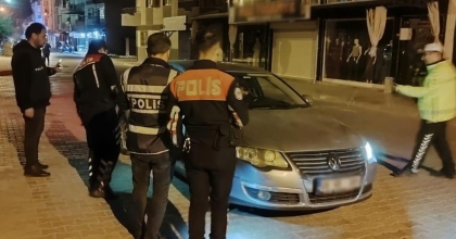 TURGUTLU’DA HUZUR UYGULAMASINDA ARANAN 10 ŞAHIS YAKALANDI  