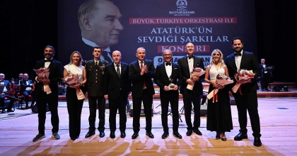 TÜRKİYE ORKESTRASI ATA’NIN SEVDİĞİ ŞARKILARI ÇALDI
