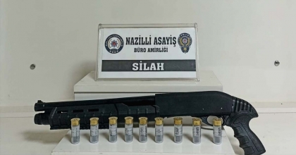  NAZİLLİ'DE DENETİMLERDE ÇOK SAYIDA SİLAH ELE GEÇİRİLDİ