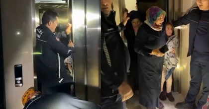 ASANSÖRDE PANİK DOLU ANLAR