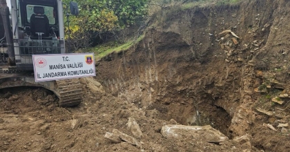 İŞ MAKİNASIYLA KAÇAK KAZIYA SUÇ ÜSTÜ