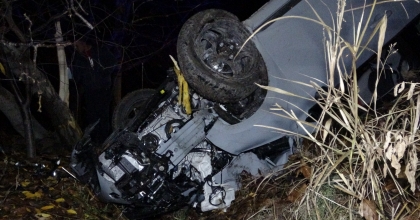 ŞARAMPOLE DEVRİLEN ARAÇTAKİ 4 KİŞİ YARALANDI