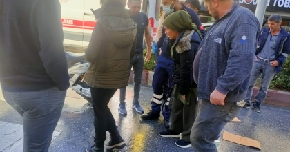 TİCARİ TAKSİ İLE ELEKTRİKLİ BİSİKLETİN ÇARPIŞTIĞI KAZA KAMERADA