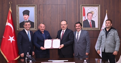 KUŞADASI'NA YAPILACAK OKUL İÇİN İMZALAR ATILDI