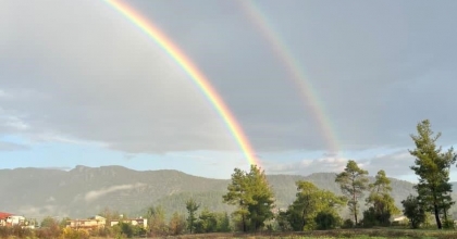 ÇİFT GÖKKUŞAĞI KARTPOSTALLIK GÖRÜNTÜ OLUŞTURDU
