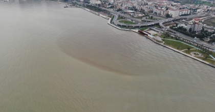 İZMİR KÖRFEZİ RENK DEĞİŞTİRDİ