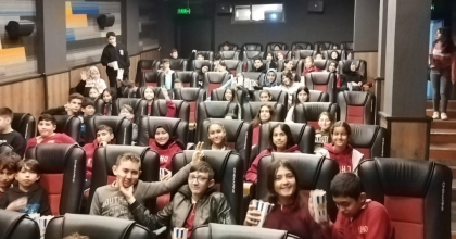 ÖĞRENCİLER “AYBÜKE; ÖĞRETMEN OLDUM BEN” FİLMİNİ İZLEDİ