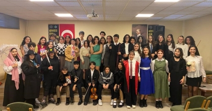 ROMAN KAHRAMANLARI BULUŞTU