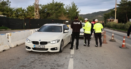 BODRUM'A 1 GÜNDE 10 BİN ARAÇ GİRDİ
