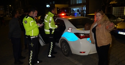 CEZA KORKUSUYLA OTOMOBİLİ OĞLUNUN KULLANDIĞINI SÖYLEDİ