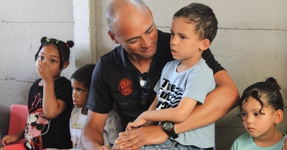 ANTALYASPOR GÜNEY AFRİKALI ÇOCUKLARIN YANINDA 