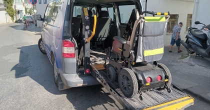 BELEDİYEDEN ENGELLİ BİREYLERE AKÜLÜ SANDALYE TEMİNİ