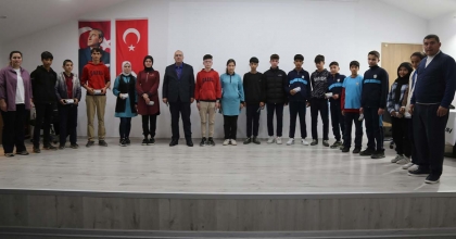 ÇAMELİ’NDE ÖĞRENCİLERE SINAV KART DAĞITILDI