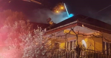 ÇATI KATINDA YANGIN ÇIKTI