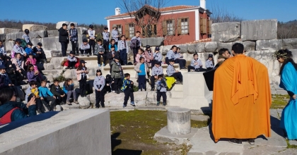 ÇOCUKLARA TARİHİ ALANDA TİYATRO ÇALIŞMASI GERÇEKLEŞTİRİLDİ