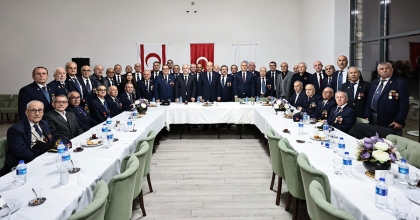 CUMHURBAŞKANI TATAR KIBRIS GAZİLERİYLE BULUŞTU