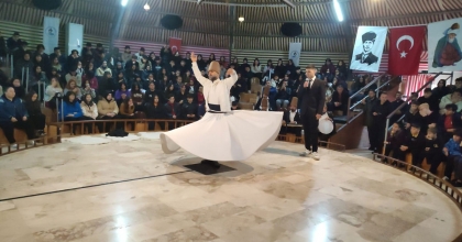 DENİZLİ’DE VUSLATIN 750. YILDÖNÜMÜNDE SEMA GÖSTERİSİ DÜZENLENDİ