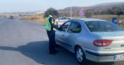 EMET’TE JANDARMA TRAFİK EKİPLERİ DENETİMLERİNİ ARALIKSIZ SÜRDÜRÜYOR