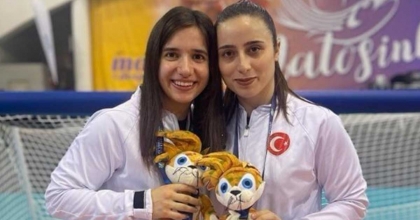 ENGELLERİ AŞIP KÜRSÜYE ÇIKTILAR