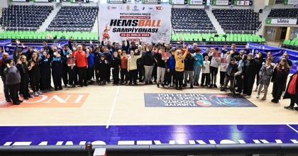 HEMSBALLDA ÖZEL SPORCULAR SAHNE ALDI