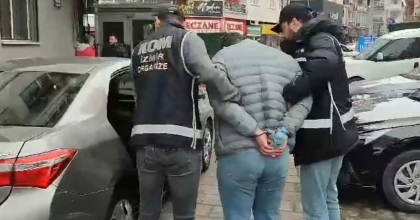 İZMİR'DE İŞ YERLERİNİ KURŞUNLAYAN SALDIRGAN, POLİS TAKİBİYLE YAKALANDI