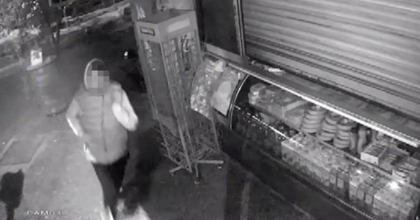 İZMİR POLİSİ DEDEKTİF GİBİ ÇALIŞIP KAPKAÇÇIYI YAKALADI