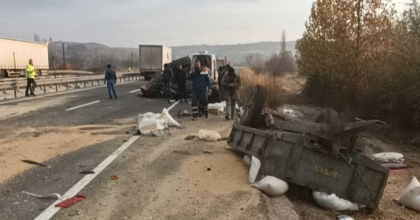 KAMYON TRAKTÖRE ÇARPTI: 1 ÖLÜ