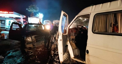 MANİSA’DA İKİ OTOMOBİL KAFA KAFAYA ÇARPIŞTI: 7 YARALI 