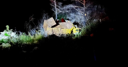 MARMARİS’TE 30 METRELİK UÇURUMA YUVARLANAN KAMYONUN ŞOFÖRÜ HAYATINI KAYBETTİ  