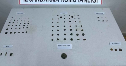 MİLYONLUK TARİHİ ESERLERİ SATARKEN SUÇÜSTÜ YAKALANDILAR  