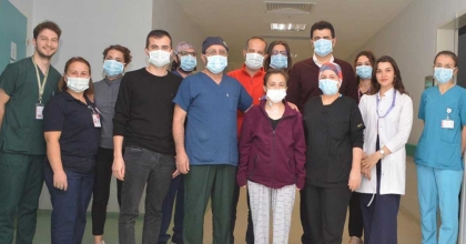 MUĞLA'DA 34 YAŞINDAKİ BÖBREK NAKLİ YAPILAN KADIN SAĞLIĞINA KAVUŞTU