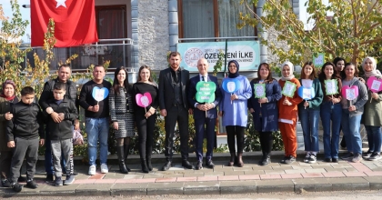 ÖZEL ÇOCUKLARA HEDİYELER DAĞITTI