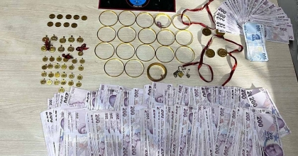 SAHTE POLİS, VURGUNDAN DÖNERKEN POLİSE YAKALANDI  