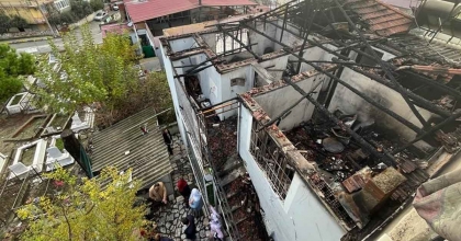 SÖKE’DEKİ YANGINDA BİR EV TAMAMEN KÜL OLDU  
