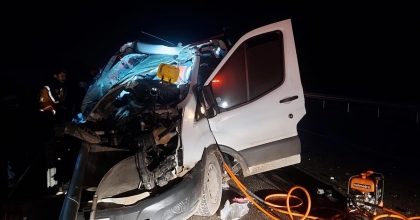 UŞAK’TA KAMYONET İLE KAMYON ÇARPIŞTI: 1 ÖLÜ