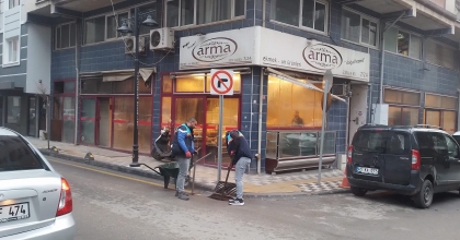 YAĞMUR SUYU IZGARA TEMİZLİKLERİ DEVAM EDİYOR