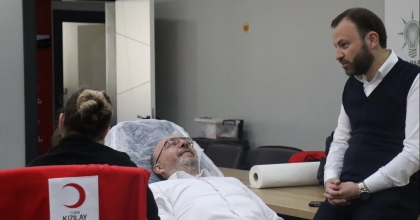 AK PARTİ'DEN KAN BAĞIŞI KAMPANYASINA DESTEK