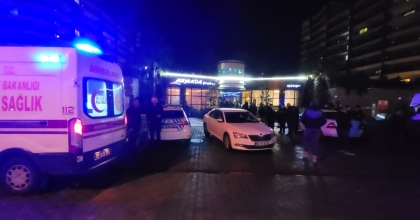 KADINI ÖLDÜRÜP BİR KİŞİYİ YARALADI ARDINDAN İNTİHAR ETTİ