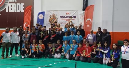 TOPARLAR ORTAOKULU FLOOR CURLING'E DAMGA VURDU